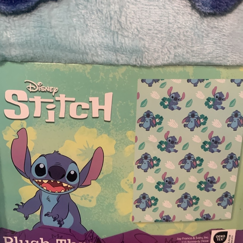 New Disney's Blue Stitch & Hibiscus Flowers Plush 50 x 70 Throw Blanket With Tag - Picture 4 of 5